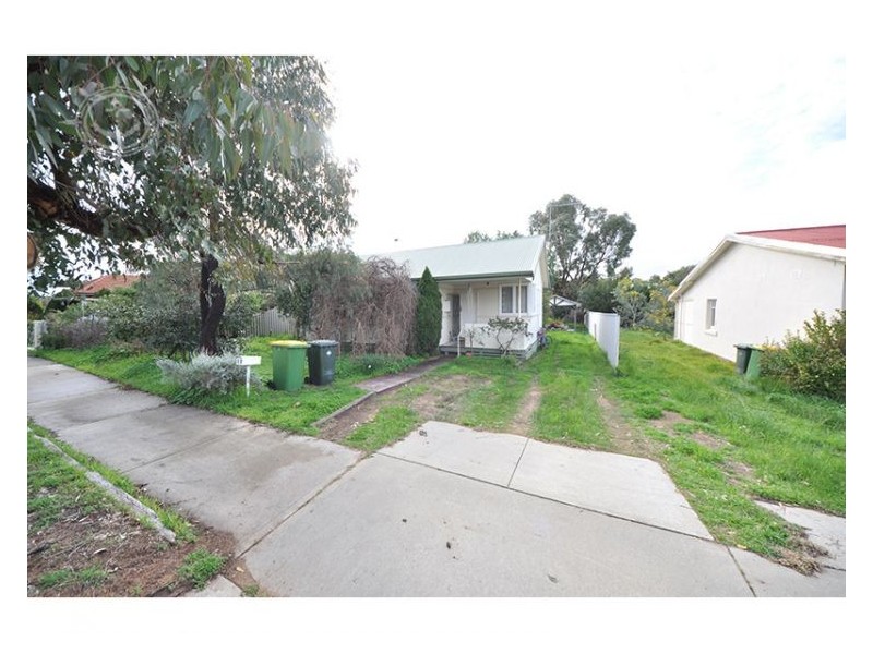 12 Elizabeth Street, White Gum Valley WA 6162