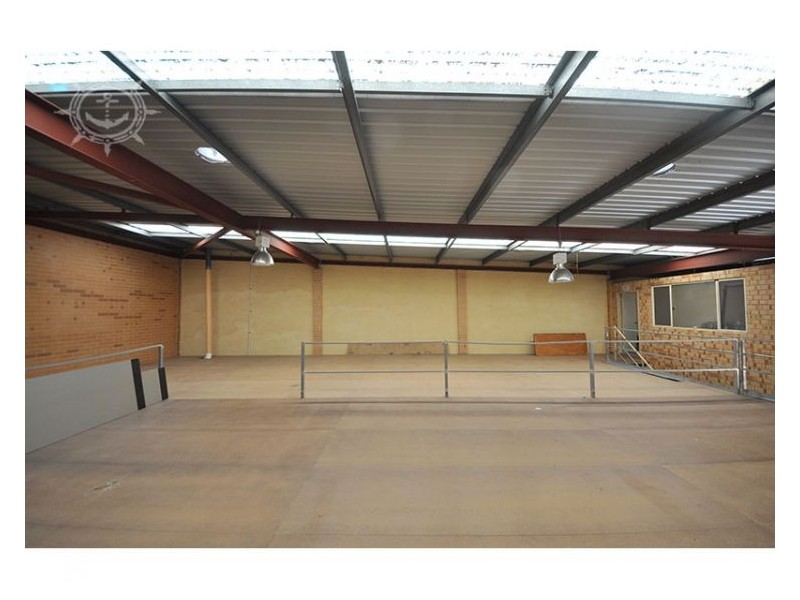 2/27 Weatherburn Way, Kardinya WA 6163