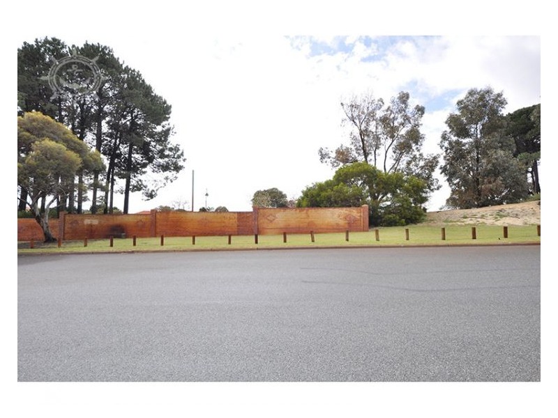 15A Weatherburn Way, Kardinya WA 6163