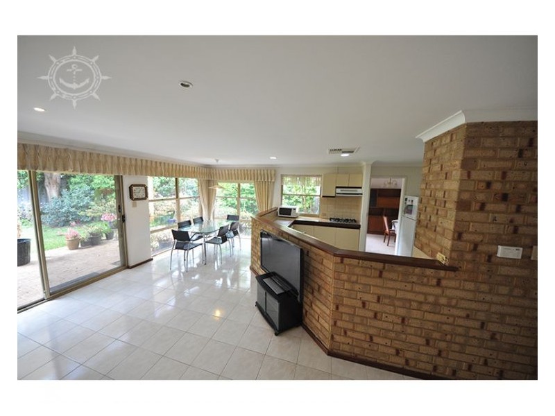 3 Lourens Dale, Winthrop WA 6150