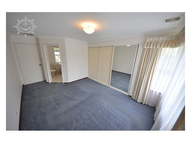 3 Lourens Dale, Winthrop WA 6150