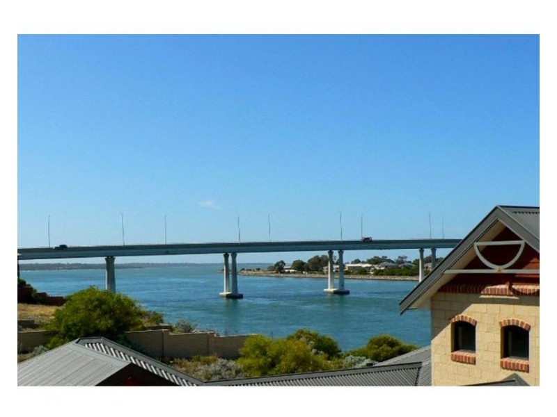 7 Captain Court, Wannanup WA 6210