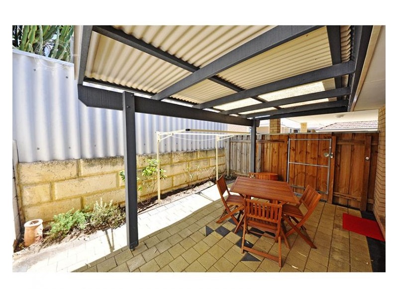 2/91 Phoenix Road, Spearwood WA 6163