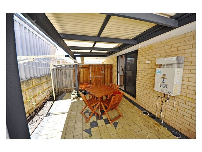 2/91 Phoenix Road, Spearwood WA 6163