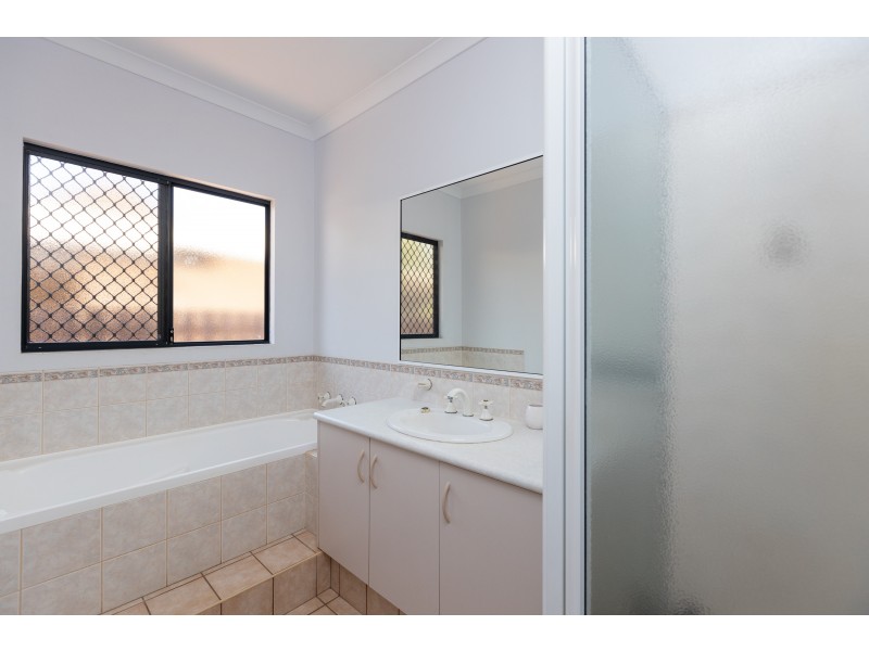 33 Bowerbird Loop, Djugun WA 6725