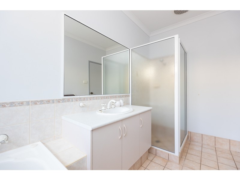 33 Bowerbird Loop, Djugun WA 6725