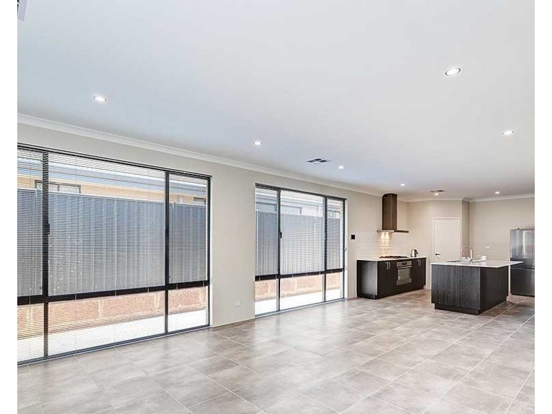 9 Lucknow Street, Piara Waters WA 6112