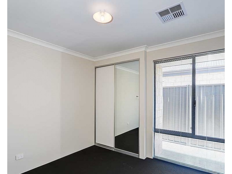 9 Lucknow Street, Piara Waters WA 6112