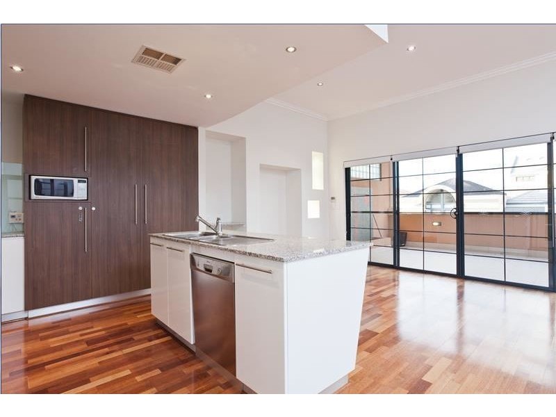 5 Vanguard Terrace, East Perth WA 6004