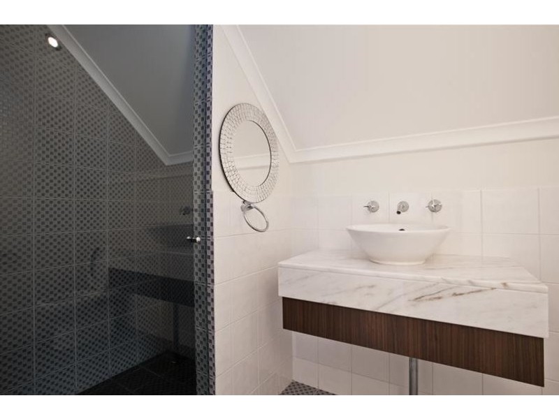 5 Vanguard Terrace, East Perth WA 6004