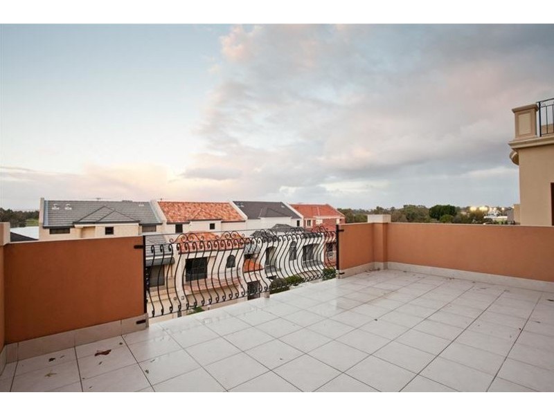 5 Vanguard Terrace, East Perth WA 6004