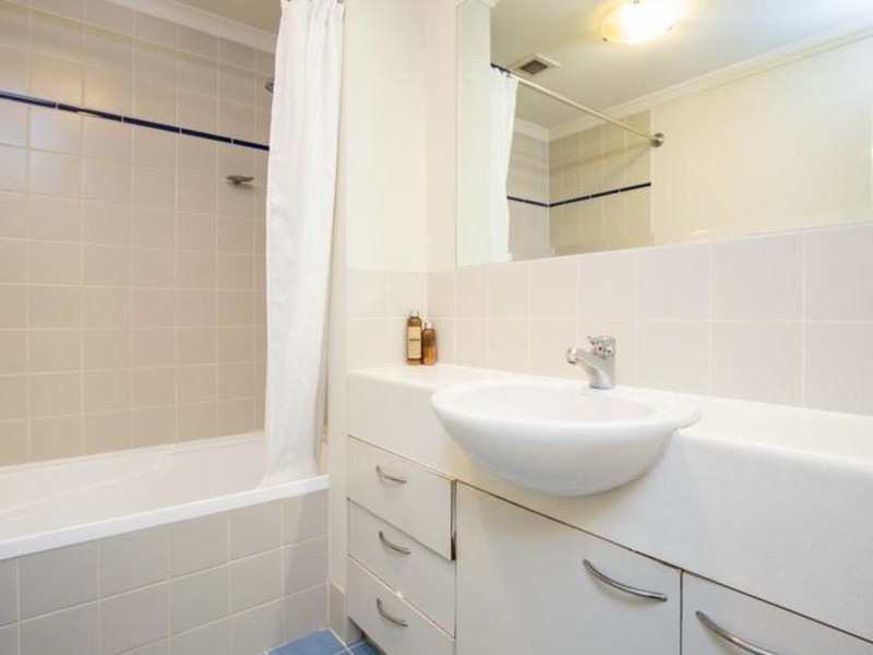 13/110 Mounts Bay Road, Perth WA 6000