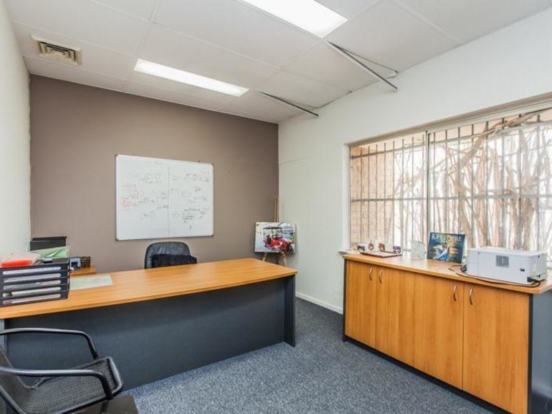 4/201-205 Burslem Drive, Maddington WA 6109
