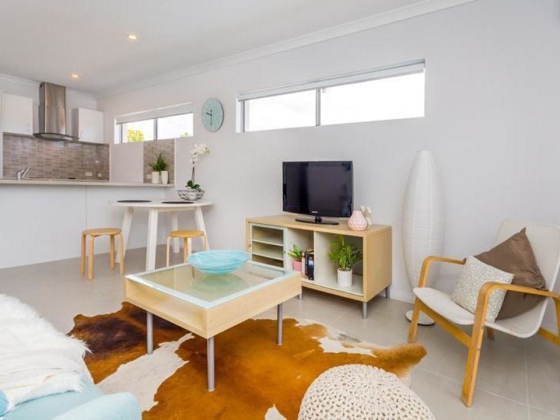 1/266 Fulham Street, Cloverdale WA 6105