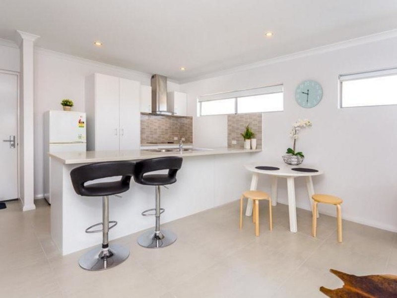 1/266 Fulham Street, Cloverdale WA 6105
