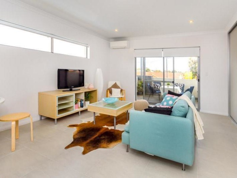 1/266 Fulham Street, Cloverdale WA 6105