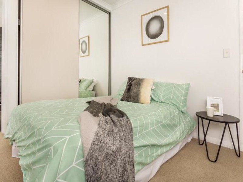 1/266 Fulham Street, Cloverdale WA 6105