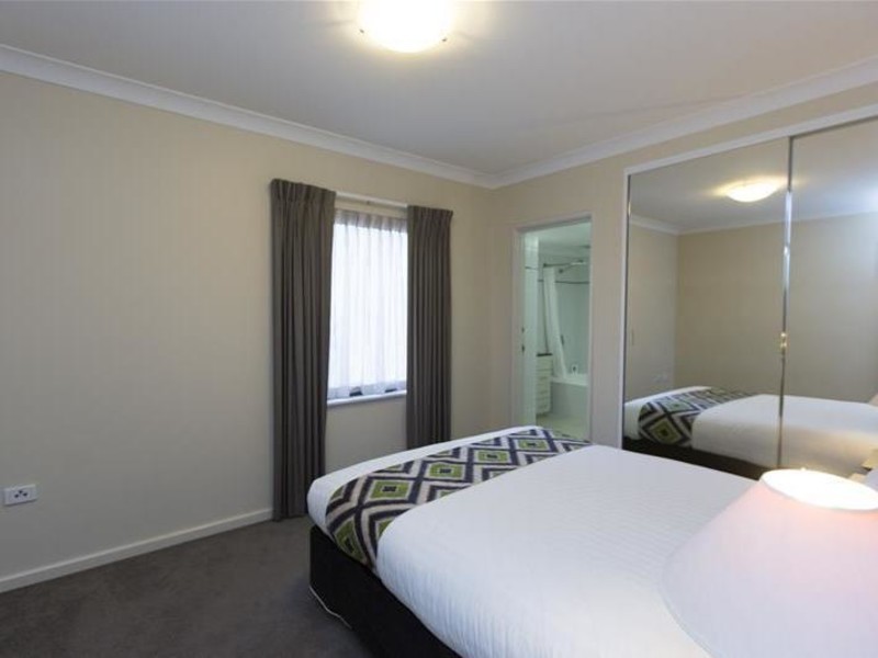 9/128 Mounts Bay Road, Perth WA 6000