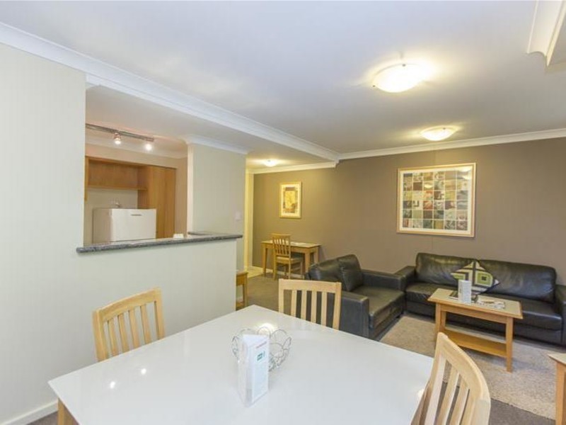 9/128 Mounts Bay Road, Perth WA 6000