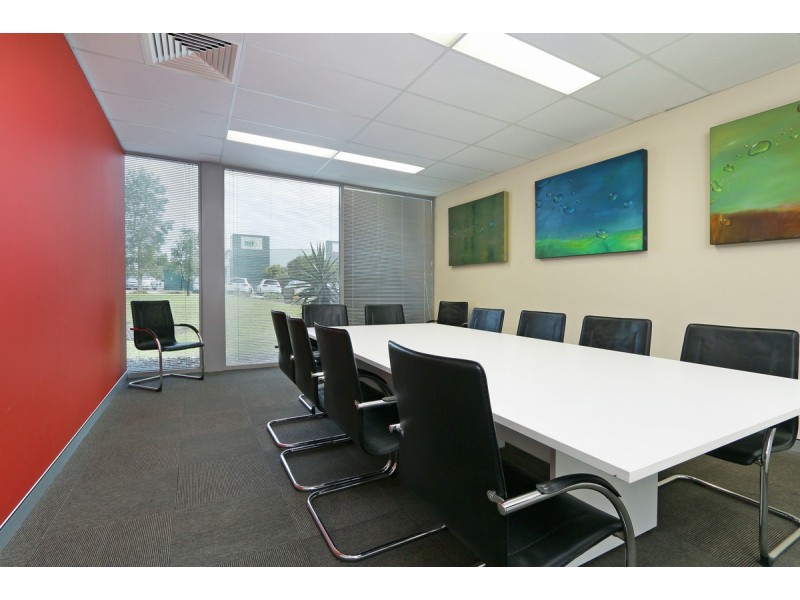 16/2 Ambitious Link, Bibra Lake WA 6163