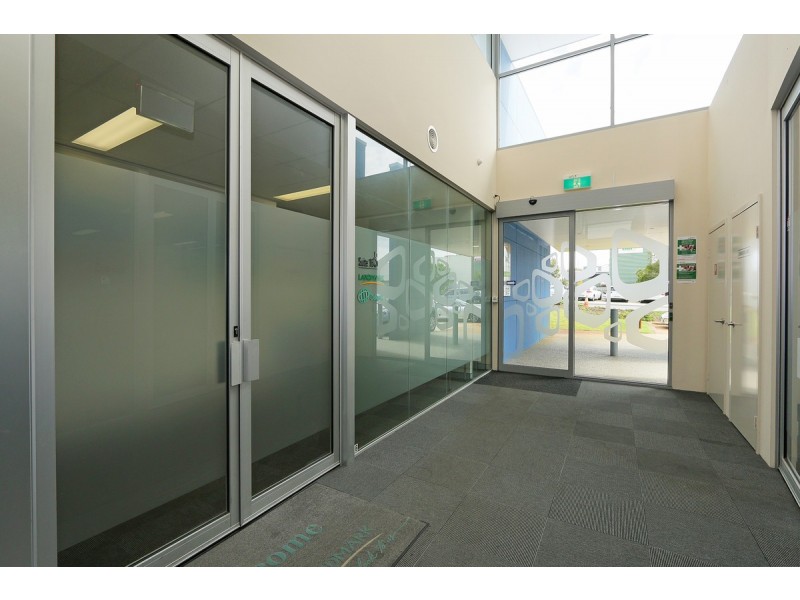 16/2 Ambitious Link, Bibra Lake WA 6163