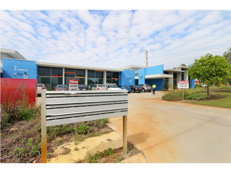 16/2 Ambitious Link, Bibra Lake WA 6163
