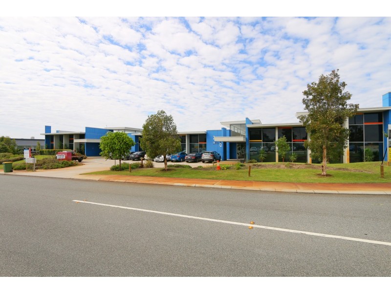 16/2 Ambitious Link, Bibra Lake WA 6163