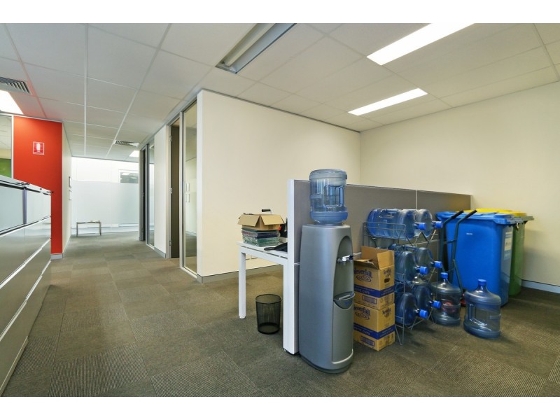 16/2 Ambitious Link, Bibra Lake WA 6163