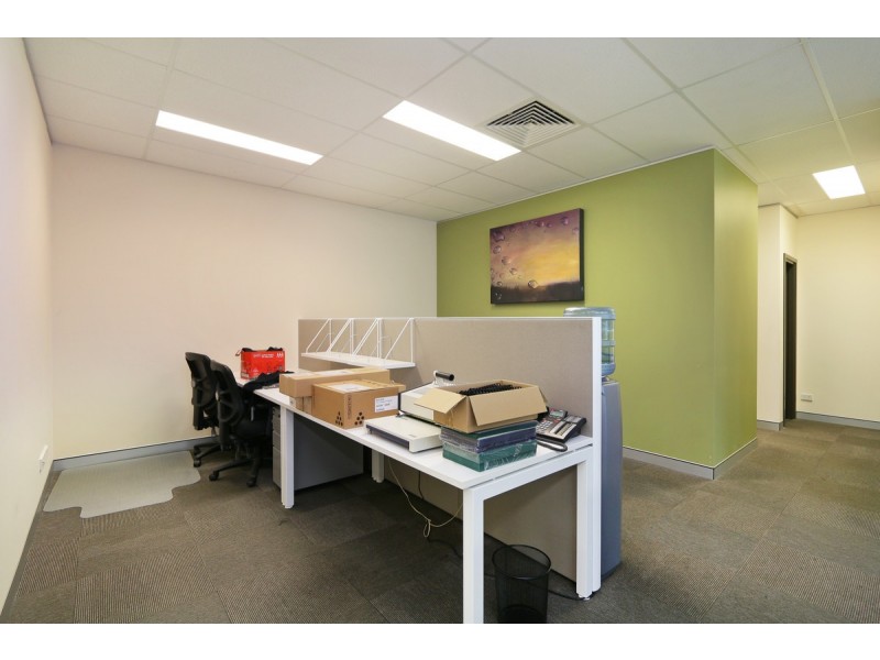 16/2 Ambitious Link, Bibra Lake WA 6163