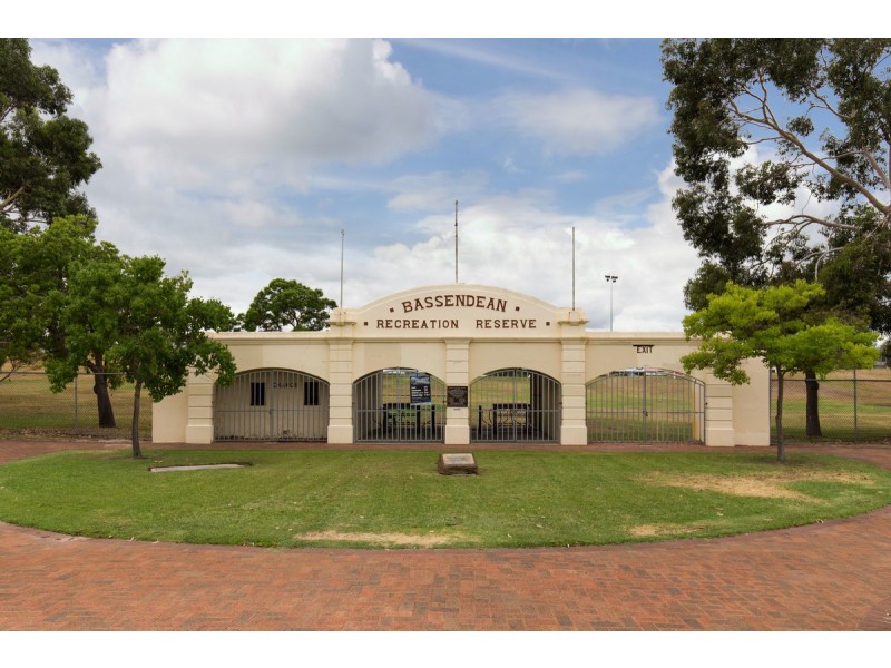 16a Hyland Street, Bassendean WA 6054