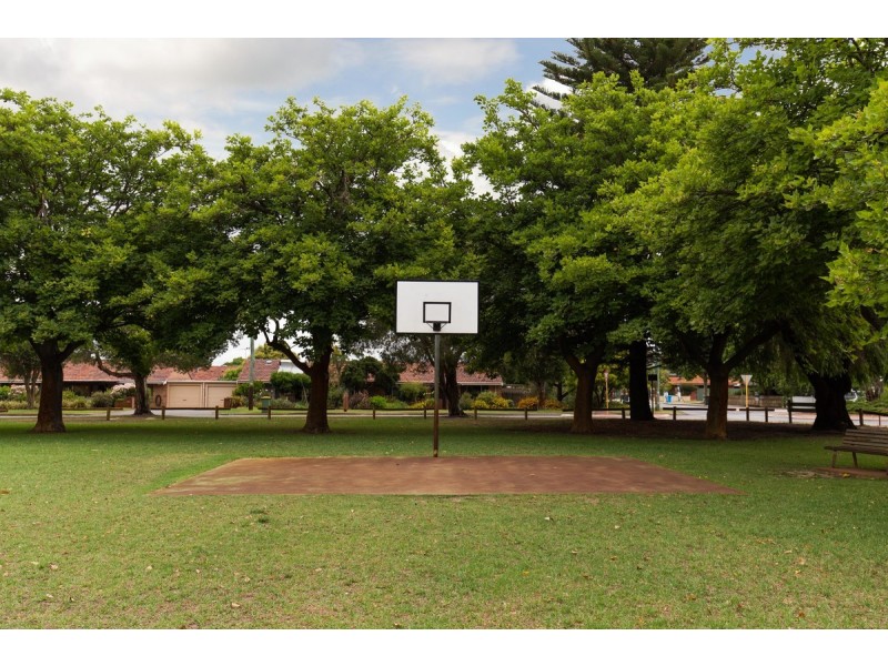 16a Hyland Street, Bassendean WA 6054