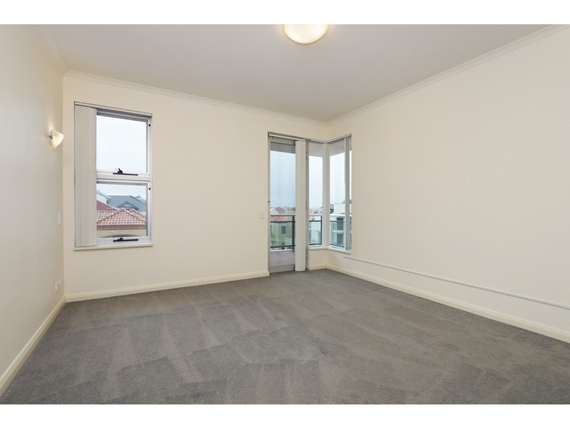 21/1 Henry Lawson Walk, East Perth WA 6004