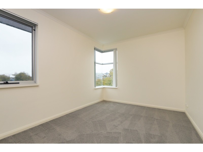 21/1 Henry Lawson Walk, East Perth WA 6004