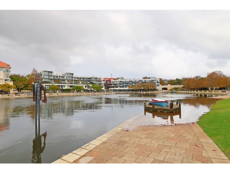 21/1 Henry Lawson Walk, East Perth WA 6004