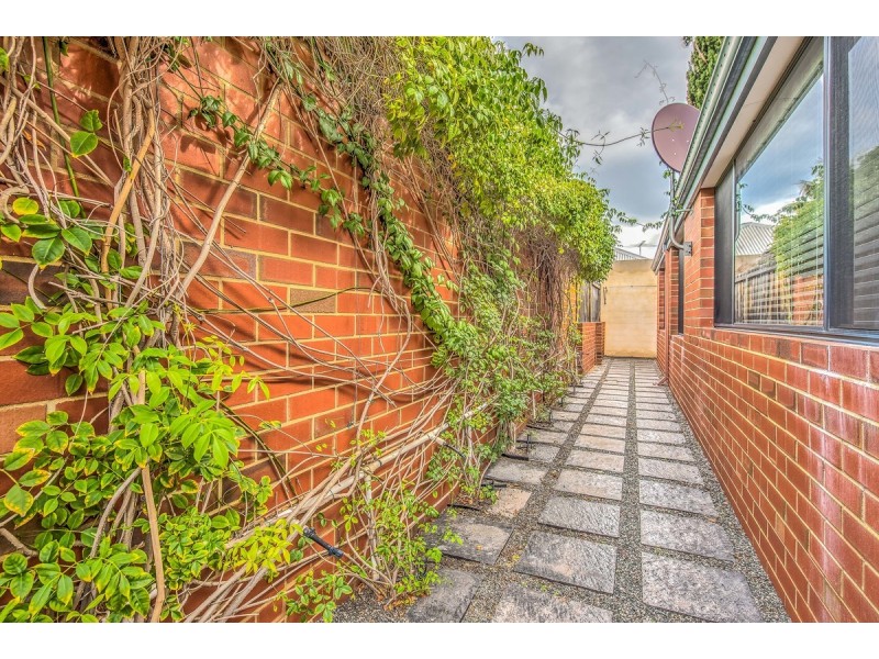 1/188 Kitchener Road, Booragoon WA 6154