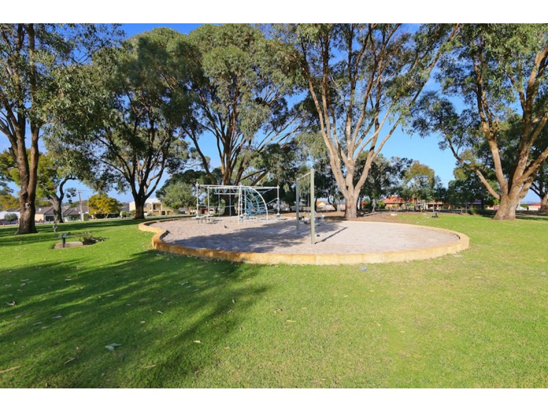 2/29 Kimbara Street, Nollamara WA 6061