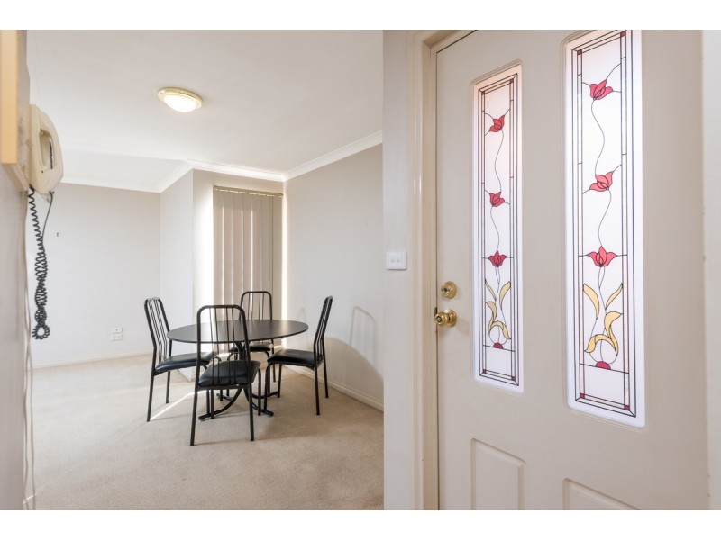 4/128 Burt Street, Boulder WA 6432