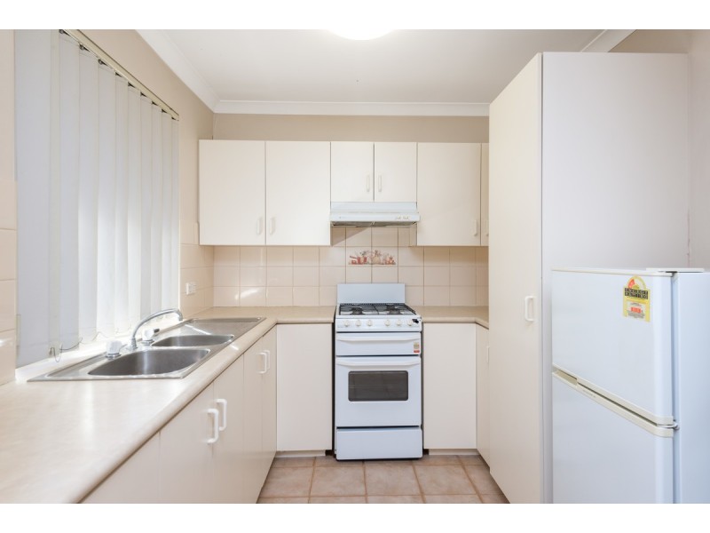 4/128 Burt Street, Boulder WA 6432