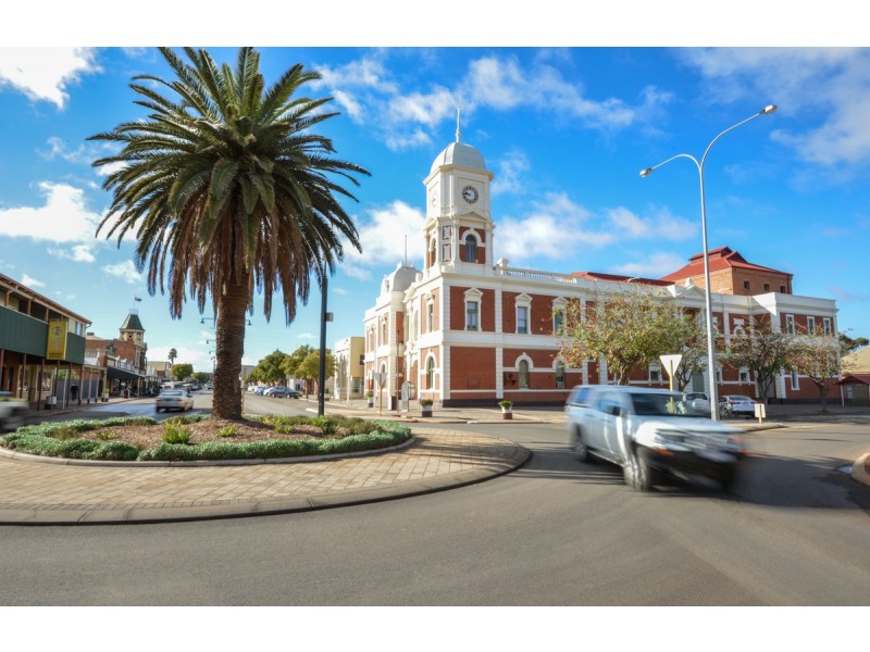 4/128 Burt Street, Boulder WA 6432