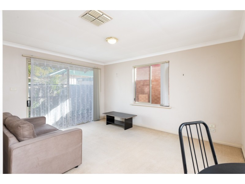 4/128 Burt Street, Boulder WA 6432