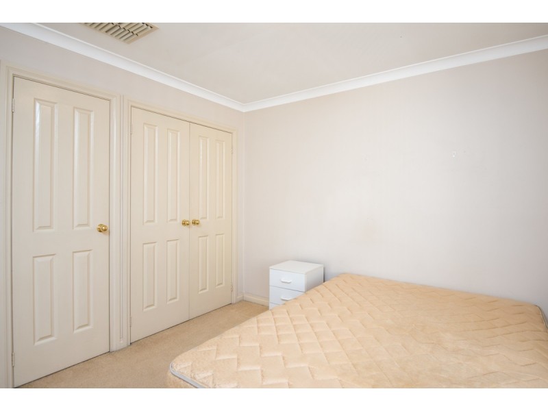 4/128 Burt Street, Boulder WA 6432