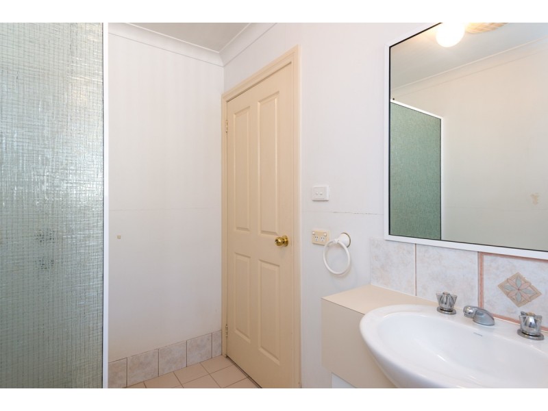 4/128 Burt Street, Boulder WA 6432