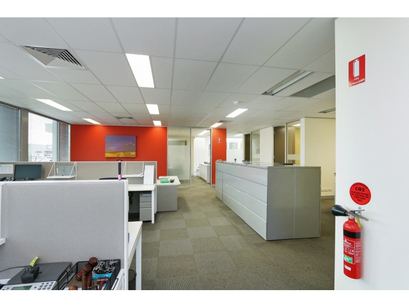 16/2 Ambitious Link, Bibra Lake WA 6163