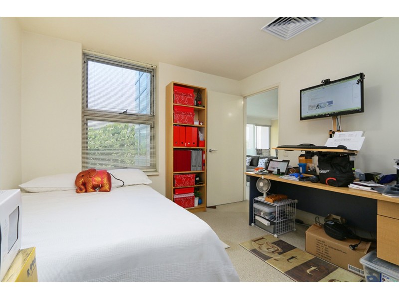 18/1 Henry Lawson Walk, East Perth WA 6004