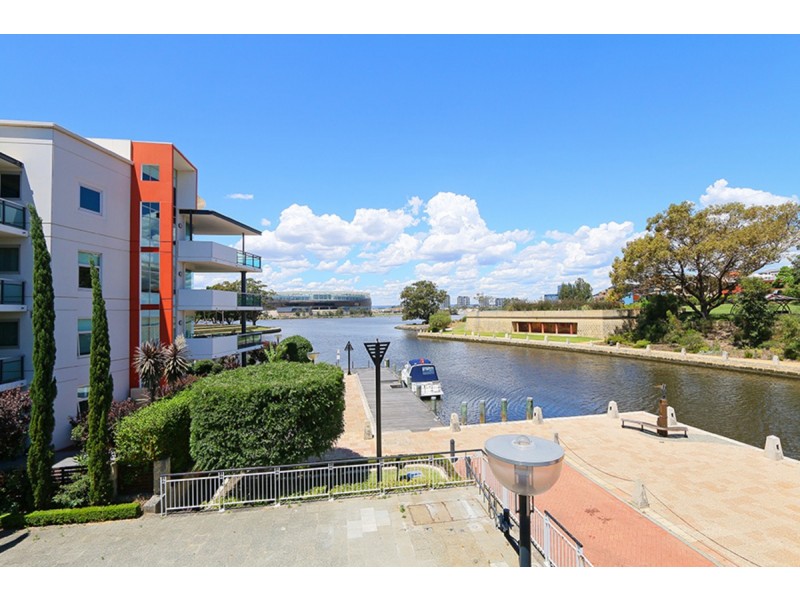 18/1 Henry Lawson Walk, East Perth WA 6004