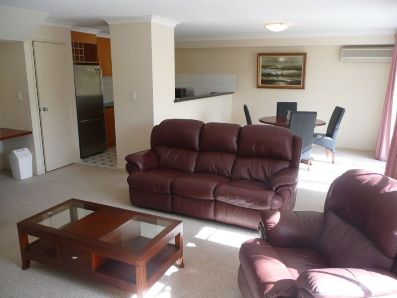 2/32 Eastbrook Terrace, East Perth WA 6004