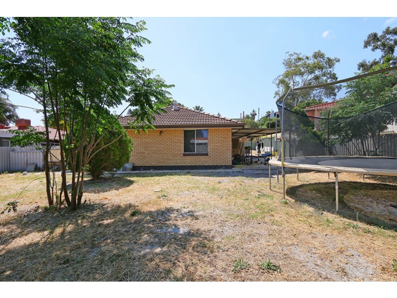 12 Camborne Way, Thornlie WA 6108