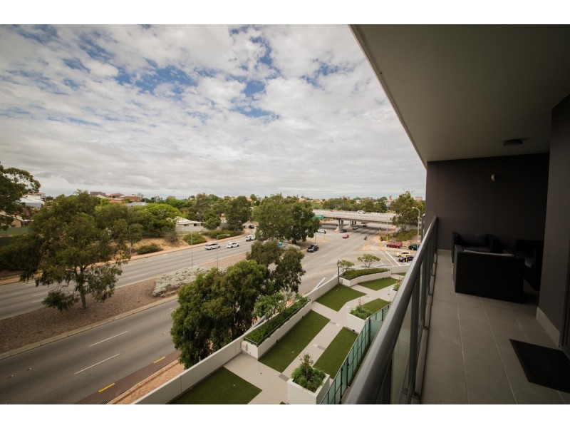 90/3 Homelea Court, Rivervale WA 6103