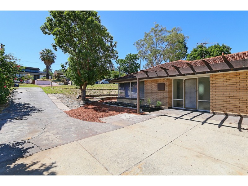 12 Camborne Way, Thornlie WA 6108