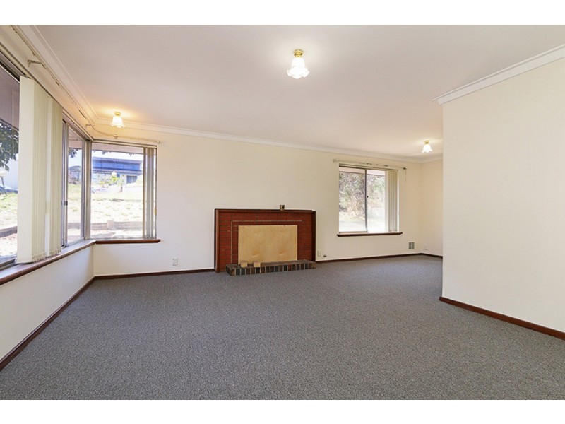 12 Camborne Way, Thornlie WA 6108